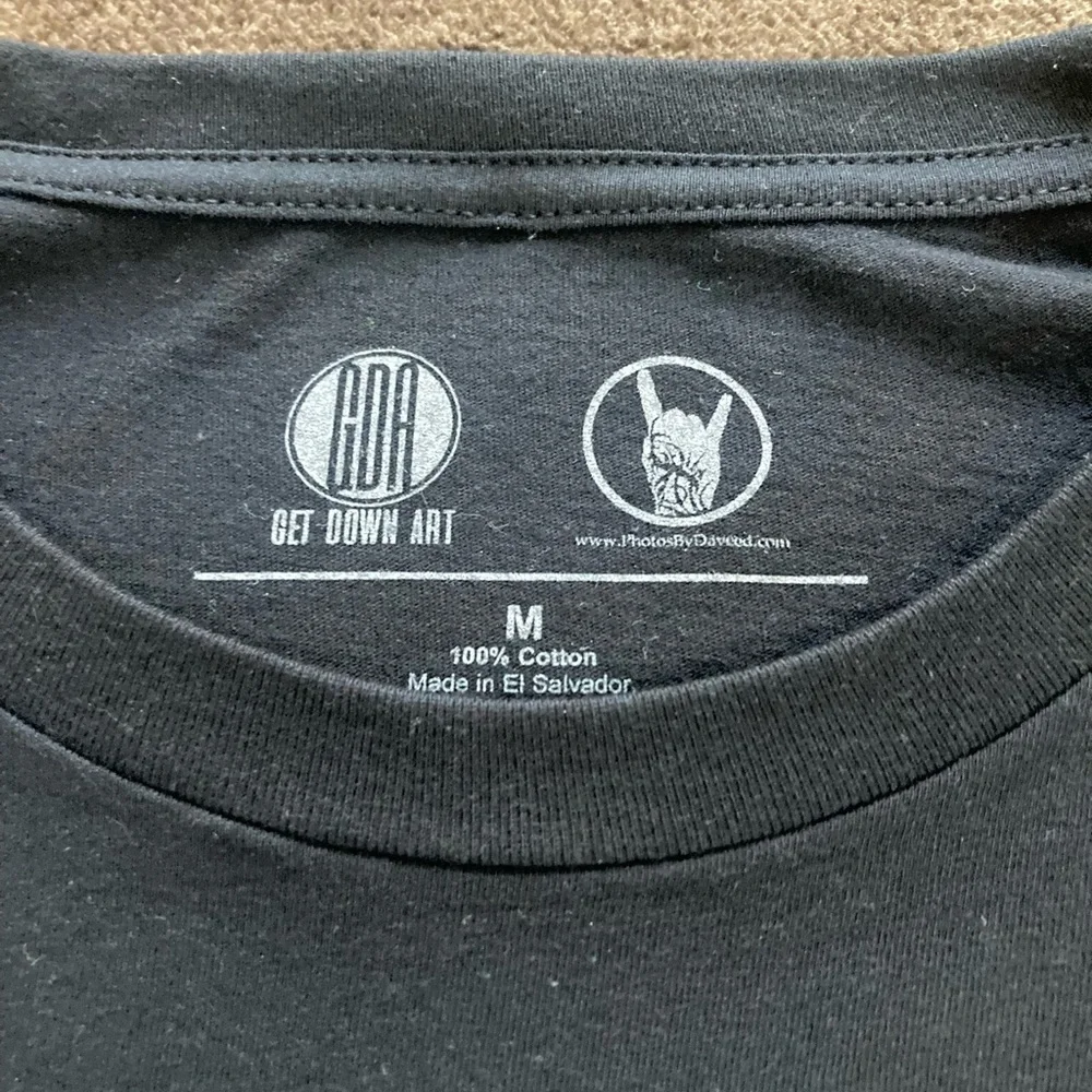 Edgy Black T-Shirt with Red Lips and Money Graphic - Picture 3 of 5